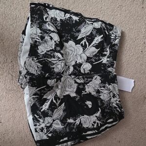 AKIRA Monochrome Floral Athletic Shorts